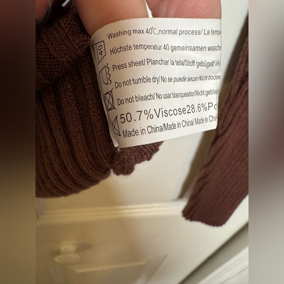 Elegant Brown Ribbed Women's Top - Picture 4 of 10